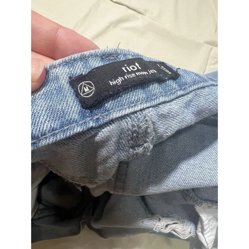 Riot High Rise Mom Jeans Size 8/Medium Ripped Distressed %100 Cotton - Picture 7 of 12